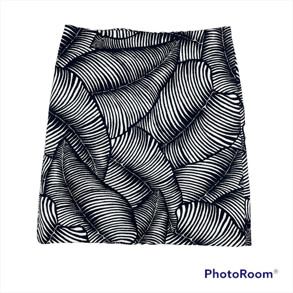 NWT Ann Taylor LOFT Size 0 Black And White Palm Leaf Knee-Length Cotton Skirt